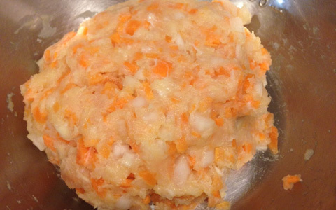 離乳食のタイミングと「簡単！ とりバーグ」のレシピ