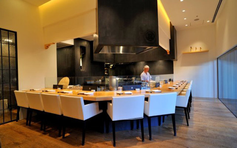 子連れOKのレストラン：粉、水、塩を九州から取り寄せるこだわり！「軍鶏と純手打うどん はし田 本店」