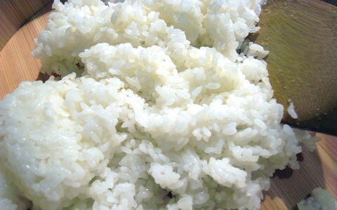 刻んで混ぜるだけ！　おもてなしやパーティにも活躍、ちらし寿司風まぜご飯のレシピ