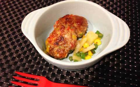 お弁当にも！ 子どものお腹にやさしいカラフルハンバーグ