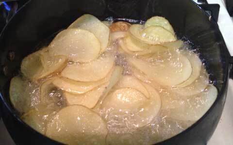 簡単！ おいしい！ 手作りポテトチップスのレシピ