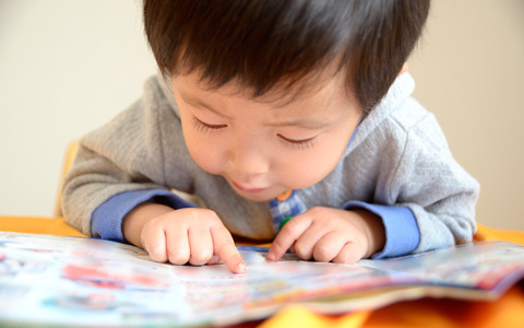 子供の英語教育に！ 英語で絵本読み聞かせ　絵本紹介9「What's in the Witch's Kitchen？」