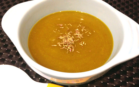 ハロウィーンにおすすめ！ 1歳から食べられる、圧力鍋でつくるなめらかパンプキンスープのレシピ