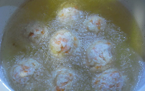 離乳食完了期から食べられる！ 簡単ヘルシーな豆腐のつくねのレシピ