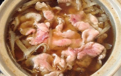 煮るだけで完成！　豚肉とごぼうの柳川もどきのレシピ