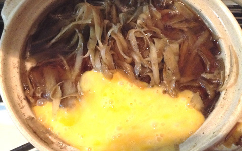 煮るだけで完成！　豚肉とごぼうの柳川もどきのレシピ