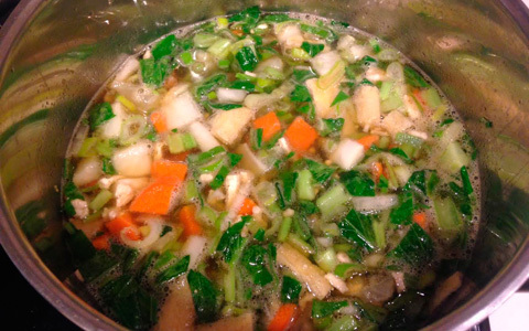 2歳が喜ぶうどんのレシピ！ 味噌煮込みちゃんぽんで野菜もしっかり！