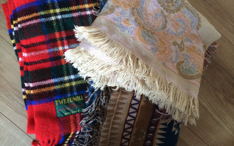 おしゃれに差がつく！ ママ友から一目おかれる大判ストールの着こなしテクニック