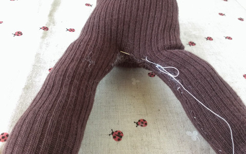 ソックモンキーの作り方 履けなくなった靴下を有効活用