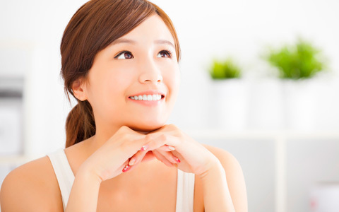 目元の乾燥は老化につながる？ 見た目年齢を左右する目元の美容ケア