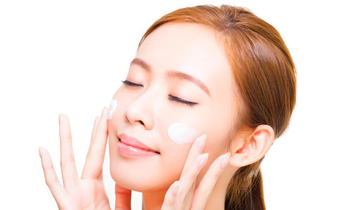 流行のBBクリームとCCクリーム、私に合うのはどっち？