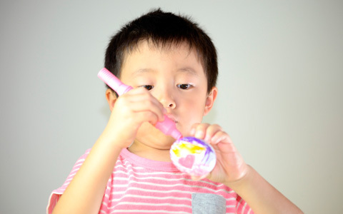 初心に戻ってママも楽しめる！ 子供と一緒に昔懐かしのプラバン遊びをしよう！