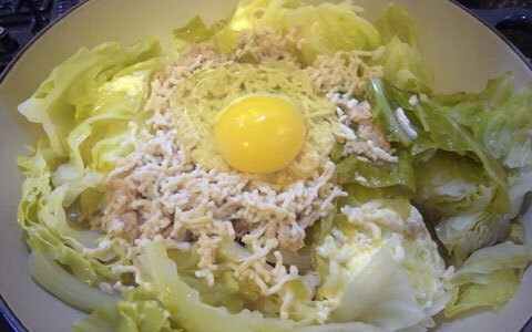 子供でも食べやすい！ 余ったキャベツを一気に調理、キャベツとツナの簡単蒸し鍋