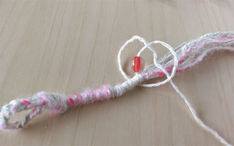 子供の肌にもやさしいから、親子でお揃いもOK！ グルグルブレスレットを作りましょう