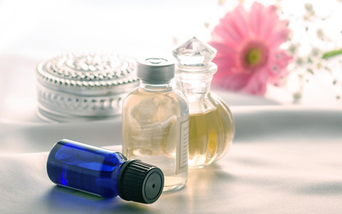 香水を手作り！ 精油で天然香水を作る方法とそのコツ