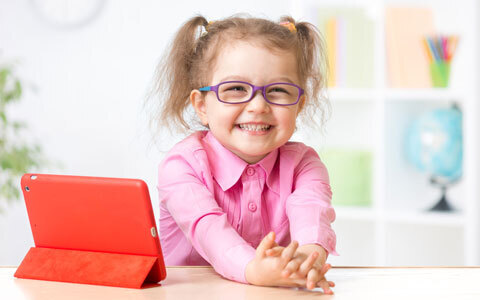 出かけられない日の子どもの遊び相手に、楽しく遊べて脳トレにもなるすごいアイテム