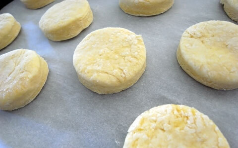 フードプロセッサーを使って簡単手作りおやつ、スコーン作り