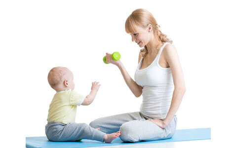 二の腕を細くしたい人、必見！ 赤ちゃんと一緒に遊びながら産後ダイエット