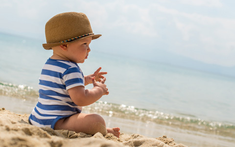 紫外線対策は万全に！ 赤ちゃんの帽子の選び方