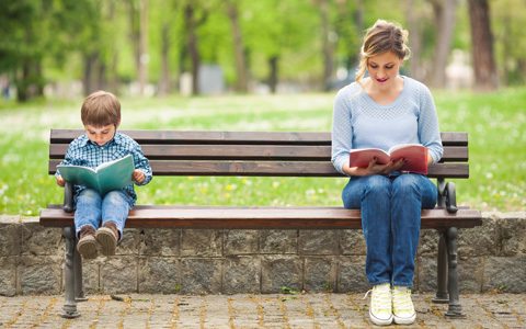 お出かけがもっと楽しくなる！　「絵本を持ってお出かけ」のすすめ