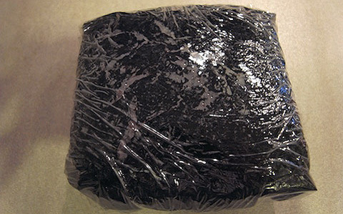 おもてなしにおすすめ！ アボカド、サーモン、クリームチーズを挟んだ、ちょっとオシャレなおにぎらずのレシピ