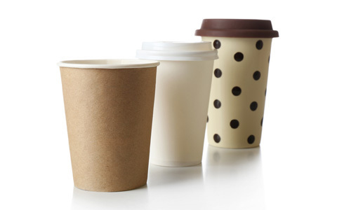 災害時の授乳には、紙コップが役立ちます