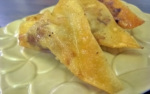 炒めるだけじゃない！　コストコのプルコギビーフを活用した揚げワンタン