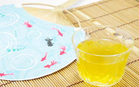 手作りうちわの作り方。子どもと一緒に簡単な夏休みの工作