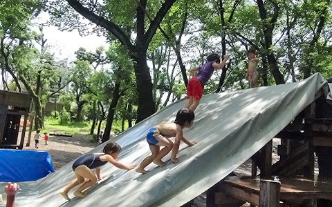 自分の責任で自由に遊ぶ　「プレーパーク」ってどんなところ？