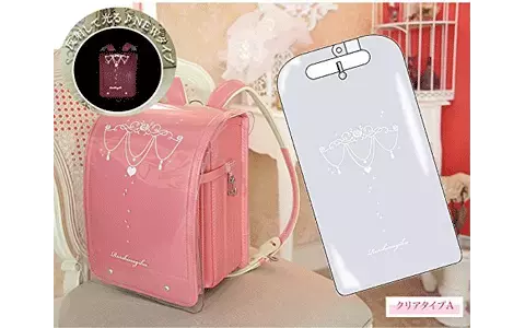 いまや小学生の常識!?　ランドセルカバーのラインナップがスゴイ