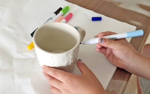 子どもの成長記録にぴったりな「おえかき」食器