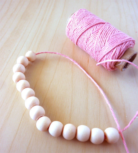 リリアンでアクセサリーの作り方。ラップブレスレットを作ろう！