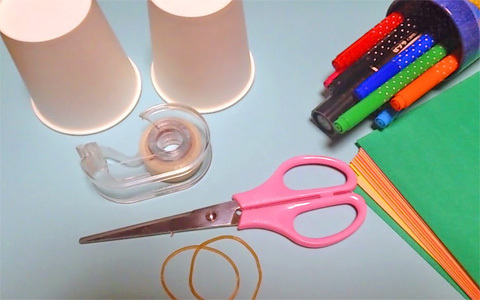 単純だけど子ども大喜び！　紙コップで作る、跳ねるおもちゃ