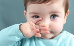 赤ちゃんの鼻水を取る方法！ 鼻吸い器（吸引機）の使い方やコツ