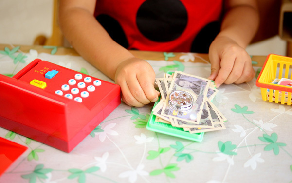 お小遣いをどうあげる？（1）　子供にとってちょうどいいお小遣いの金額設定