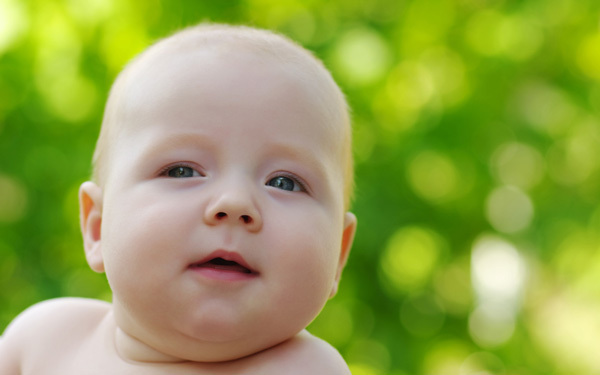 一眼レフ初心者が最初に陥りがちなワナ、致命的なボケ過ぎとブレとは？（ママのための写真術5）