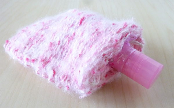 ダンボールで編み物ができる！ 簡単な作り方を紹介