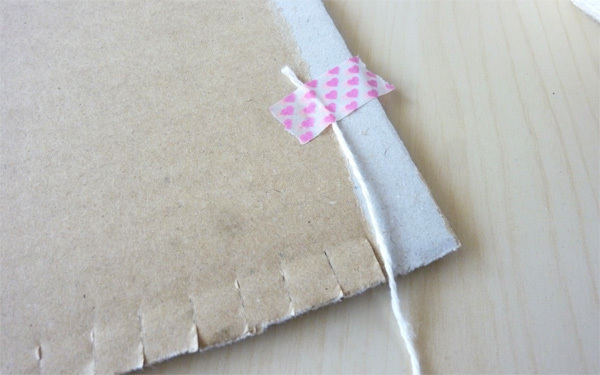 ダンボールで編み物ができる！ 簡単な作り方を紹介