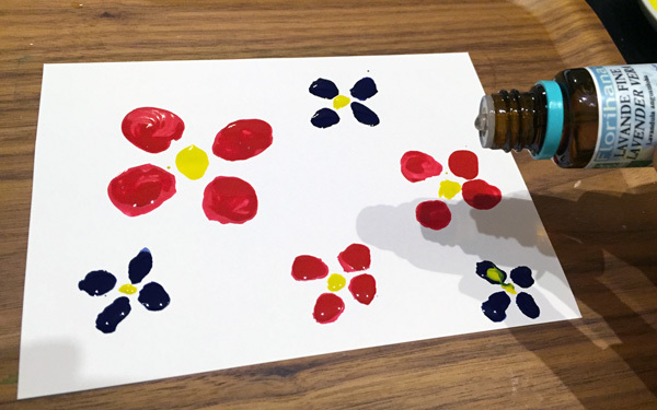 絵から香りが!?　親子で楽しめる、香りのにじみ絵