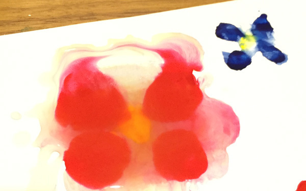 絵から香りが!?　親子で楽しめる、香りのにじみ絵