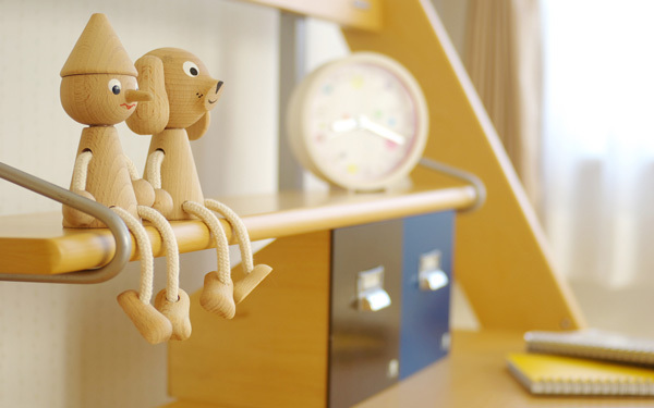 子どもの教育費に毎月1万円以上！　「家で勉強」は少数派？