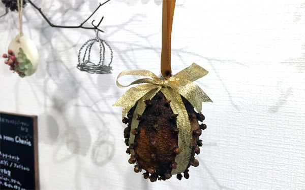 クリスマスに親子で作ろう、幸運を呼ぶ香り玉・オレンジポマンダー