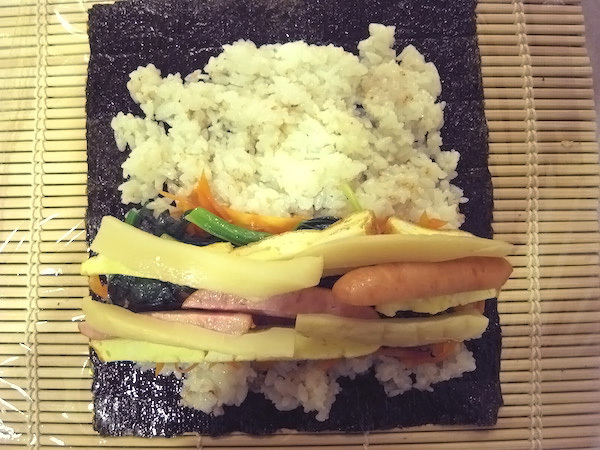 たくあんとソーセージの意外な組み合わせが絶妙！　韓国風海苔巻をアレンジ