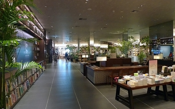 書店員さんに聞くクリスマスに贈りたい絵本2015　～0歳・1歳児向け～