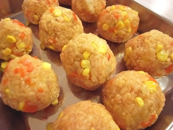 残ったごはんが変身！　お弁当にもOKな簡単ケチャップライスコロッケ