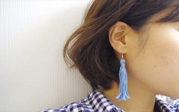 材料費100円？　10分で作れるゆれるタッセルピアスを刺繍糸で手作りしてみた！