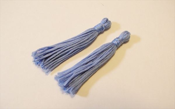 材料費100円？　10分で作れるゆれるタッセルピアスを刺繍糸で手作りしてみた！