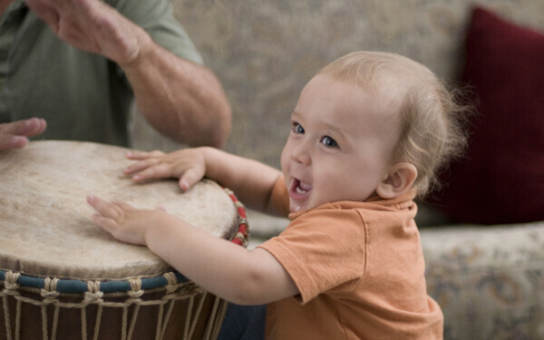 赤ちゃんの聴覚を鍛える訓練は早いうちからが効果的