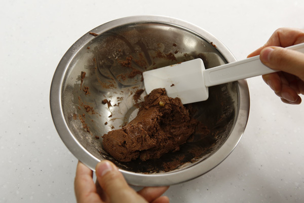 アレルギーの子のバレンタインに　「米粉ガトーショコラ」の時短レシピ