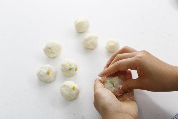 コーンと枝豆で子どもウケ抜群！　おつまみにもなる「ポンデケージョ」のつくり方